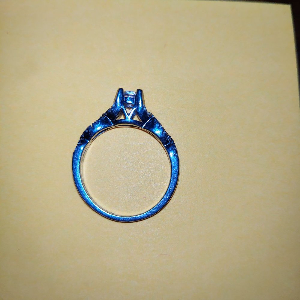 Engagement Ring / solitaire ring